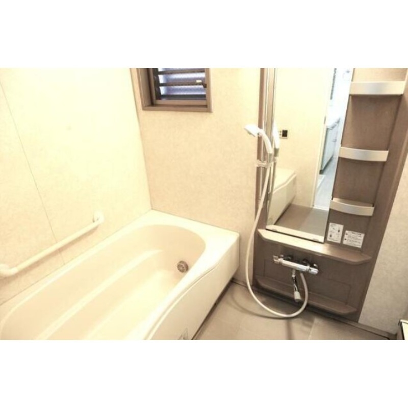 バス・シャワールーム　追い焚き機能付き