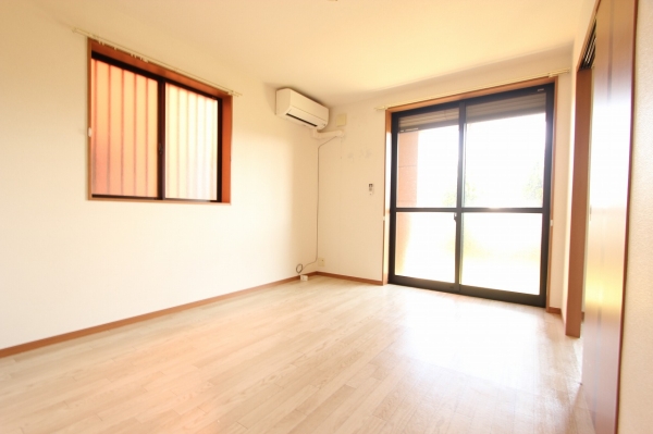 居室・リビング　日あたり良好、団らんスペース