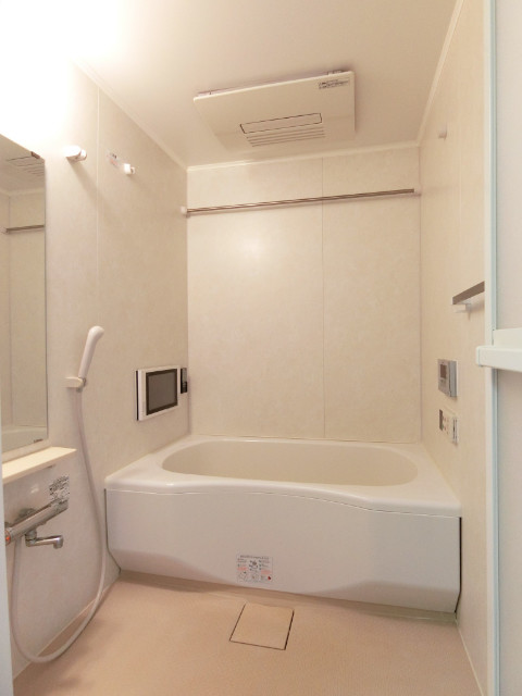 バス・シャワールーム　追い焚き付