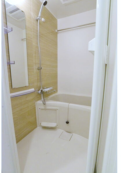 バス・シャワールーム　雨の日にも安心の浴室乾燥機付き♪