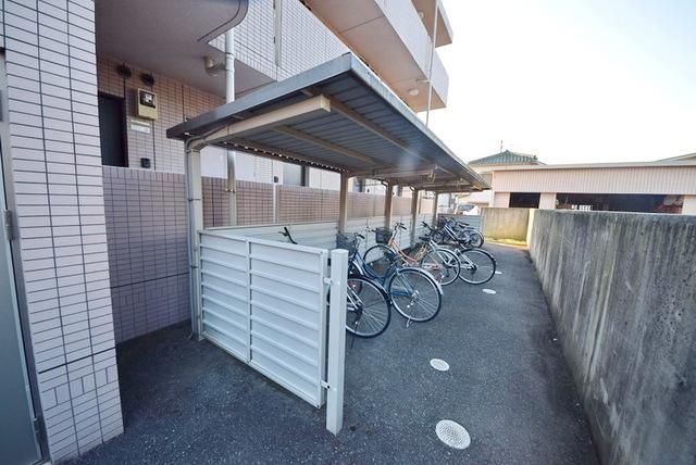 その他共有部分　屋根付の駐輪場