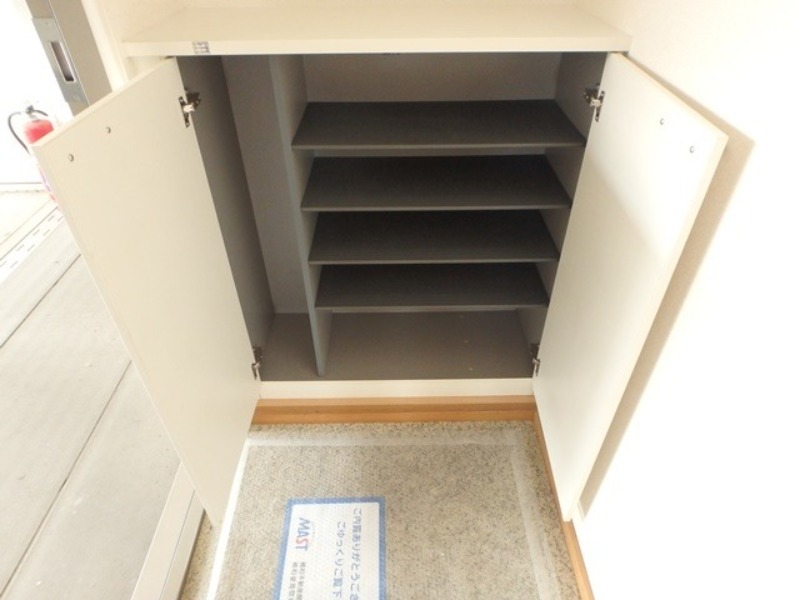 玄関　図面と現状に相違がある場合には現状を優先