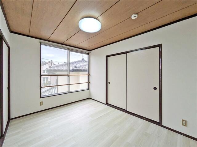 居室・リビング　同物件別部屋