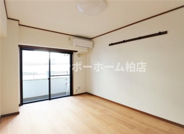 居室・リビング　ゆったり過ごせる居間です