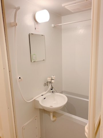 バス・シャワールーム　ゆったり過ごせるお風呂です