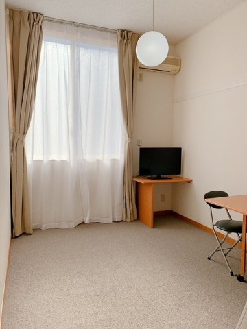 居室・リビング　こちらのリビングで趣味の時間をお楽しみください