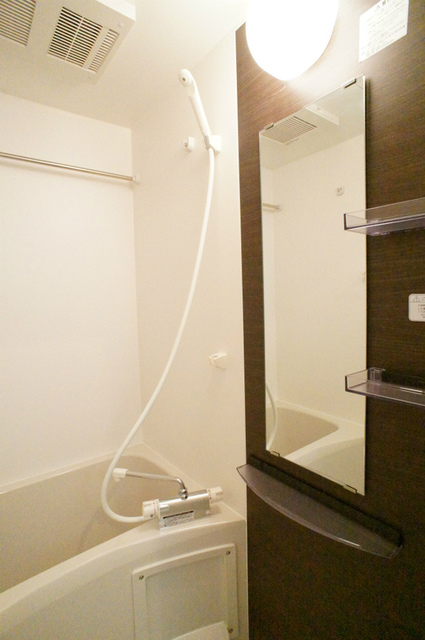 バス・シャワールーム　同タイプ写真