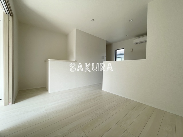 居室・リビング　使いやすい形の為、レイアウトを楽しめます♪