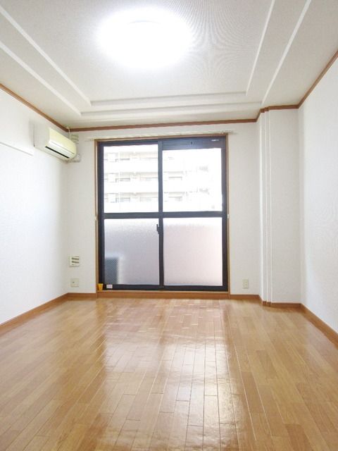 居室・リビング　★広い洋室★