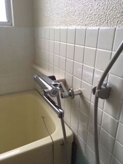 バス・シャワールーム　浴室窓有