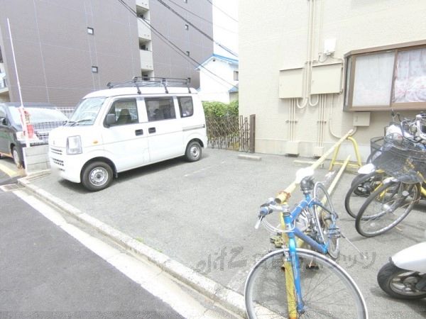 駐車場　駐車場