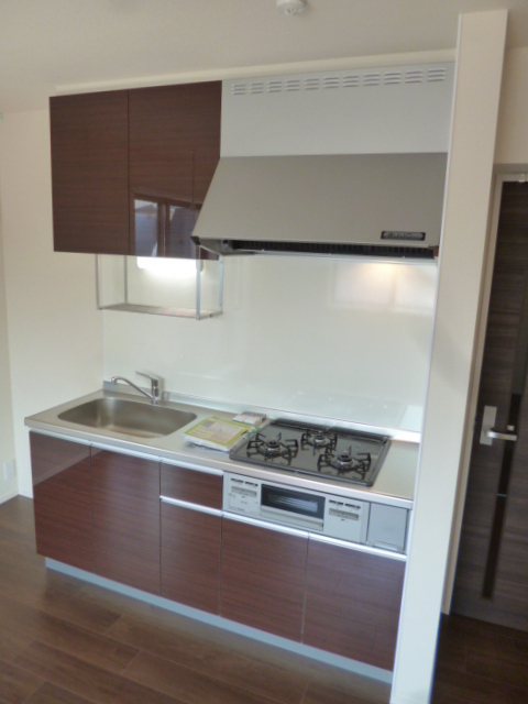 キッチン　ガス３口グリル付キッチン