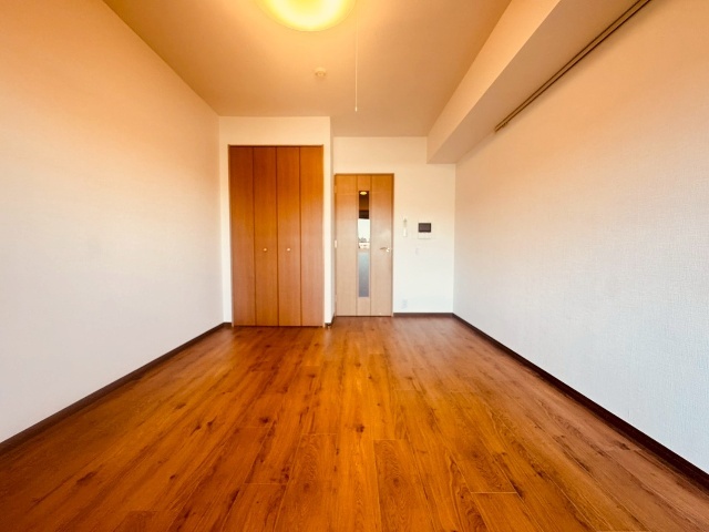 居室・リビング　※同タイプの別部屋の写真です。