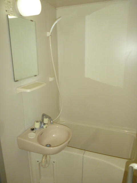 バス・シャワールーム　設備・仕様は号室により異なる為、現況を優先致します。