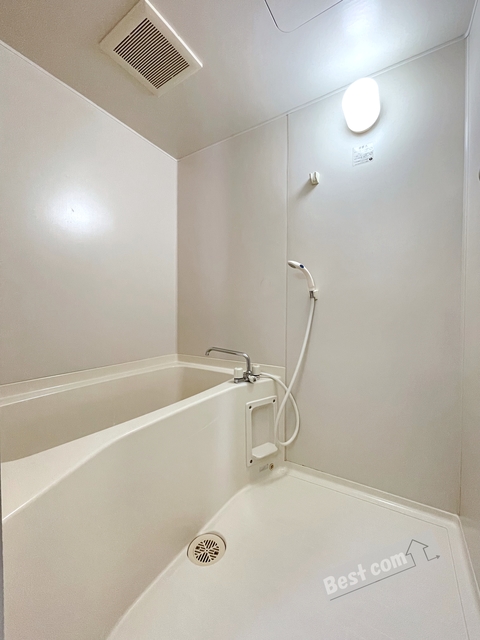 バス・シャワールーム　追い焚き付で寒い日も温まります♪