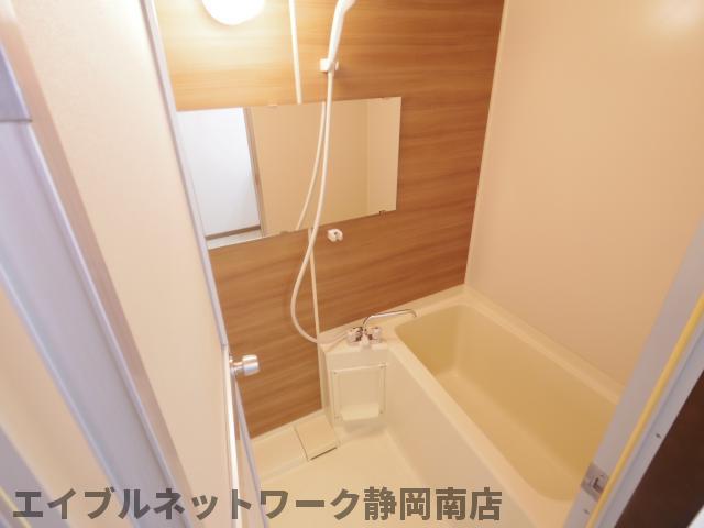 バス・シャワールーム　日々の疲れを癒すお風呂付です