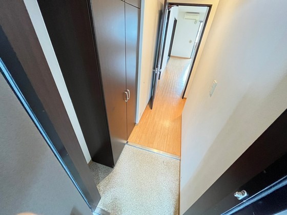 玄関　※別部屋の写真です