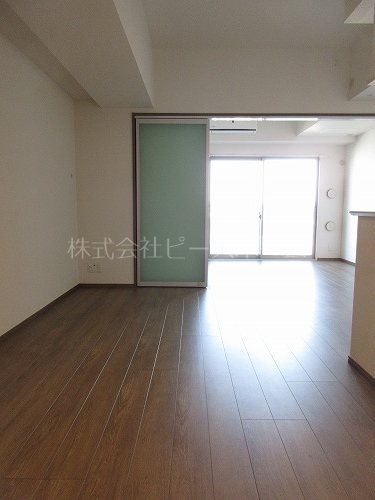 居室・リビング　※別号室参考写真