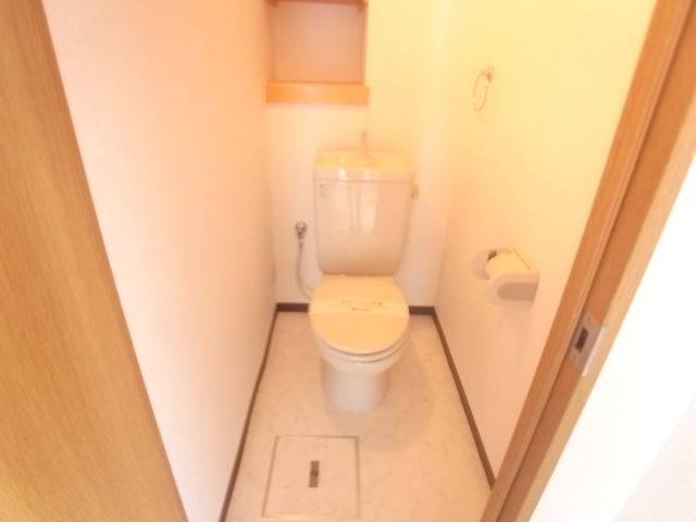 トイレ　※室内写真は別室サンプル写真。