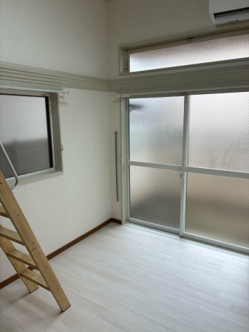 居室・リビング　別部屋のお写真になります