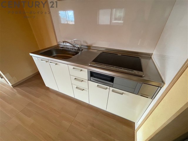 キッチン　収納も豊富なシステムキッチン☆