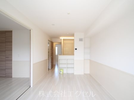 居室・リビング　エアコン付きのリビングです。