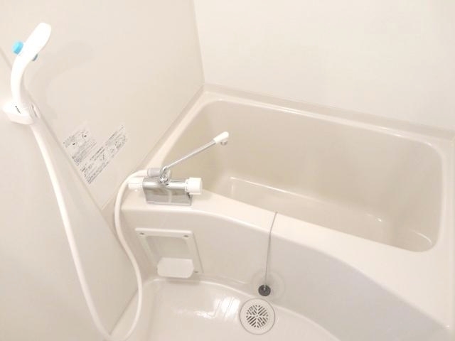 バス・シャワールーム　別号室の参考写真です。