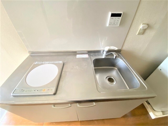 キッチン　室内写真は１－Ｅの参考写真となります。