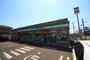 コンビニ　ファミリーマート茨木鮎川五丁目店（コンビニ）まで595m