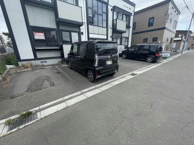 駐車場　駐車場