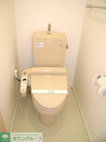 トイレ　洗浄機能付きの便座です