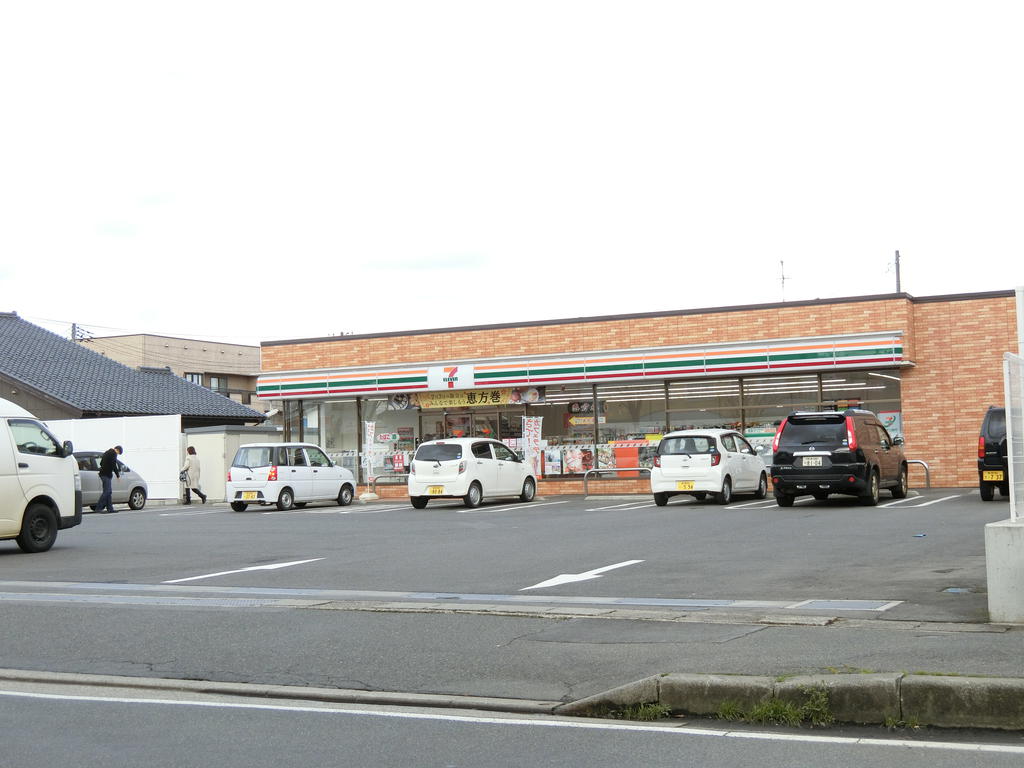 コンビニ　セブンイレブン新潟荻島店（コンビニ）まで936m