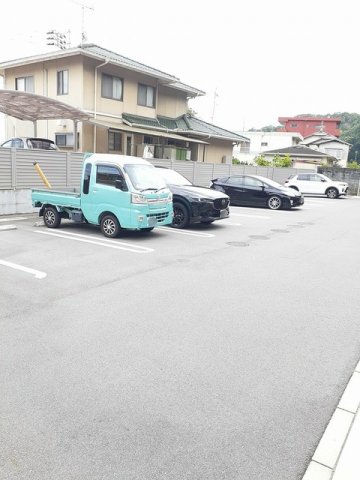 駐車場　駐車場完備です