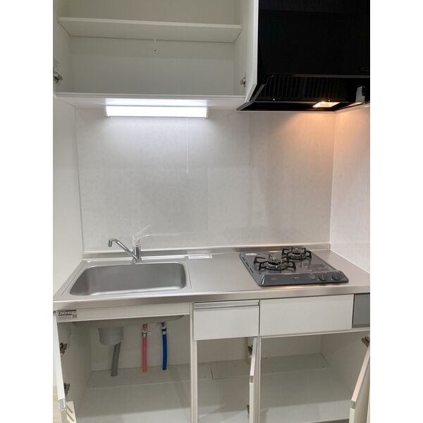 キッチン　室内写真は別部屋の写真です。
