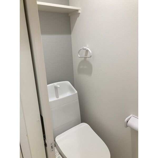 トイレ　室内写真は別部屋の写真です。
