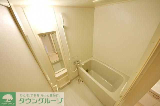 バス・シャワールーム　便利な追い焚き機能付き
