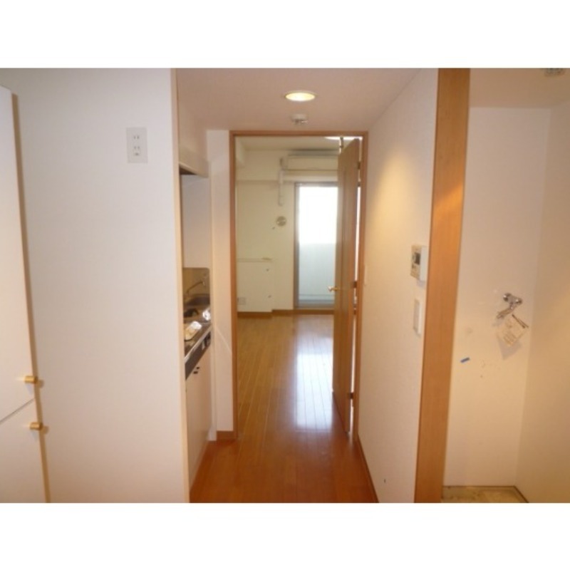 玄関　玄関から見たお部屋です♪