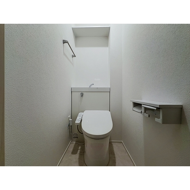 トイレ　快適なシャワートイレです