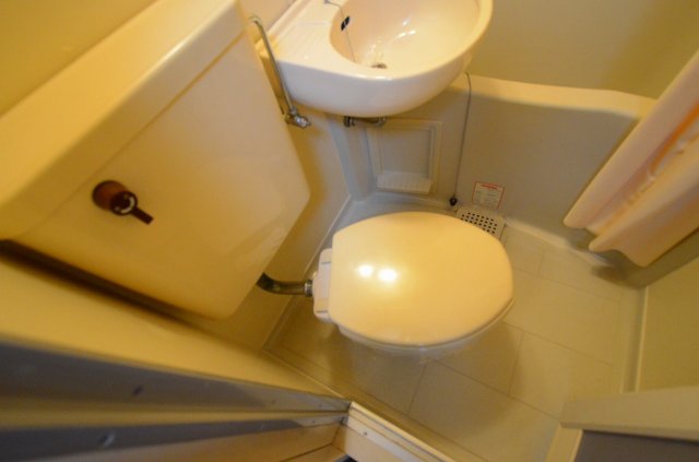 トイレ　シンプルで掃除のしやすいトイレです！