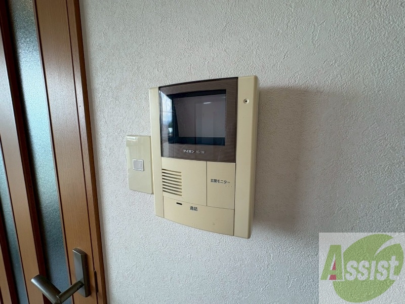 セキュリティ　ＴＶモニター付インターホンです。来客者の顔が見えるので安心！