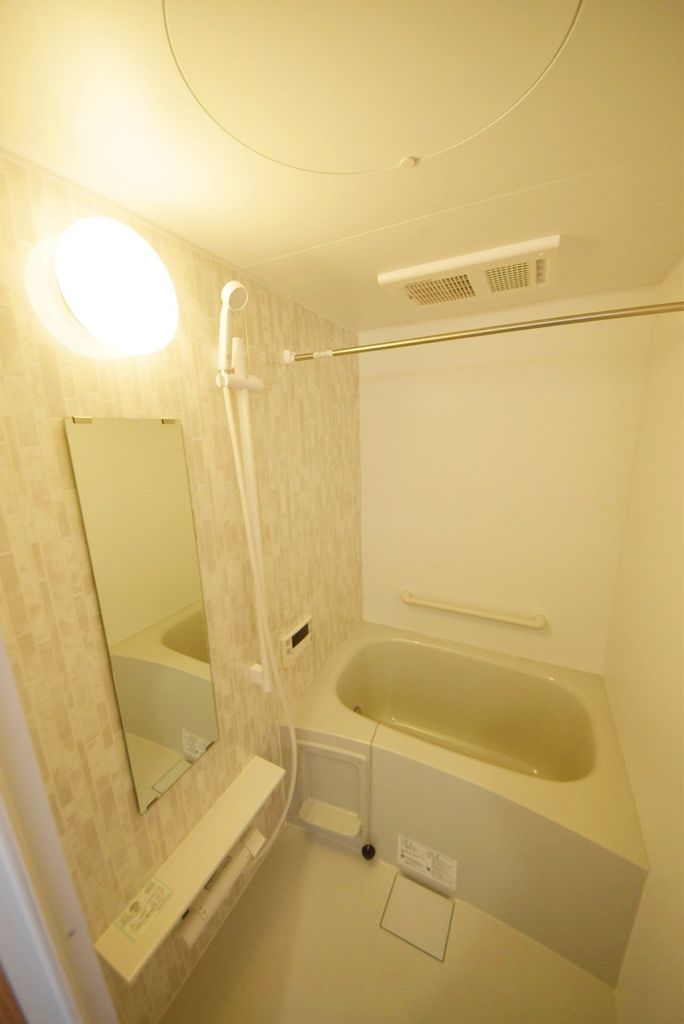 バス・シャワールーム　※別部屋参考写真