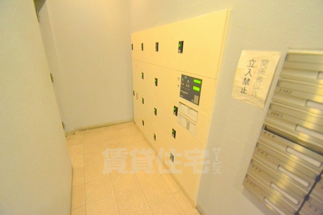 ロビー　宅配ボックス