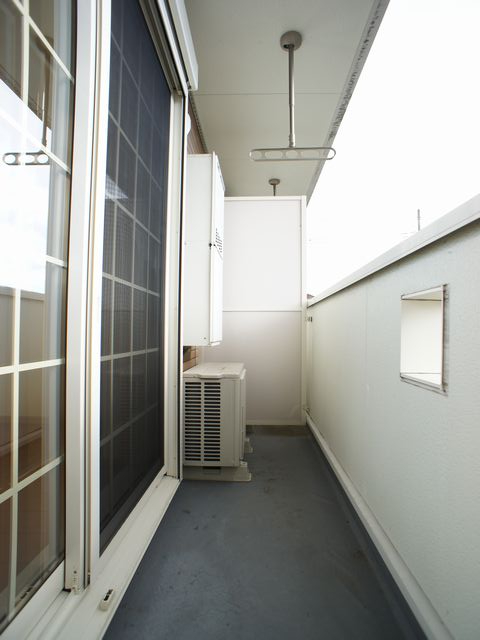 バルコニー　日当たり良好！お洗濯物がたくさん干せます♪