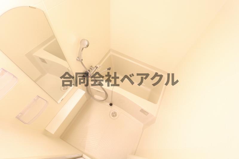 バス・シャワールーム　落ち着いた空間のお風呂です
