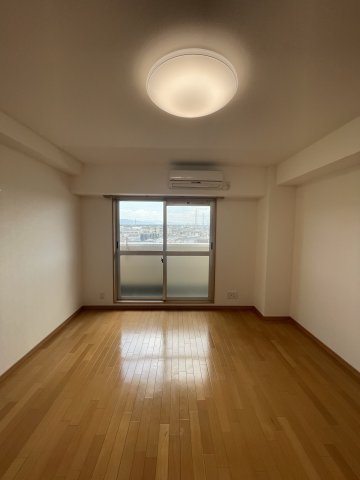 居室・リビング　(参考)同マンション同間取り他部屋の写真