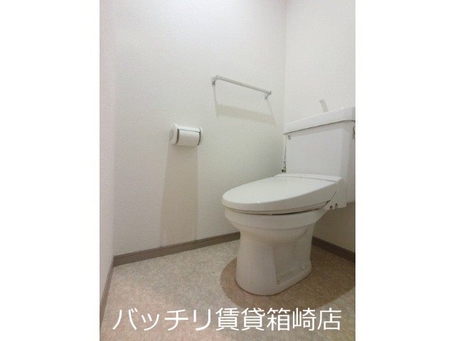 トイレ　同タイプのお部屋の為、現況優先です。