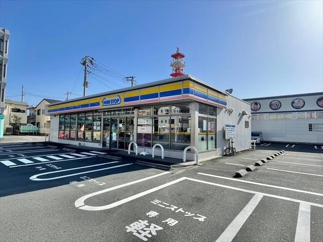 コンビニ　ミニストップ　沼津リコー通り店（コンビニ）まで382m