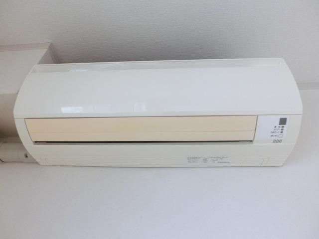 その他　エアコン１基付です