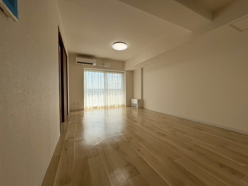 居室・リビング　広くてキレイなお部屋が広がっていて、充実した生活が送れそう。