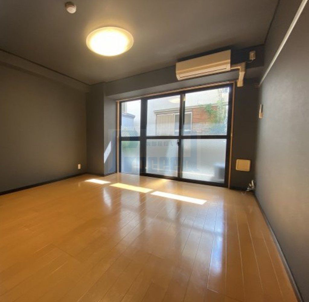 居室・リビング　※別部屋参考写真